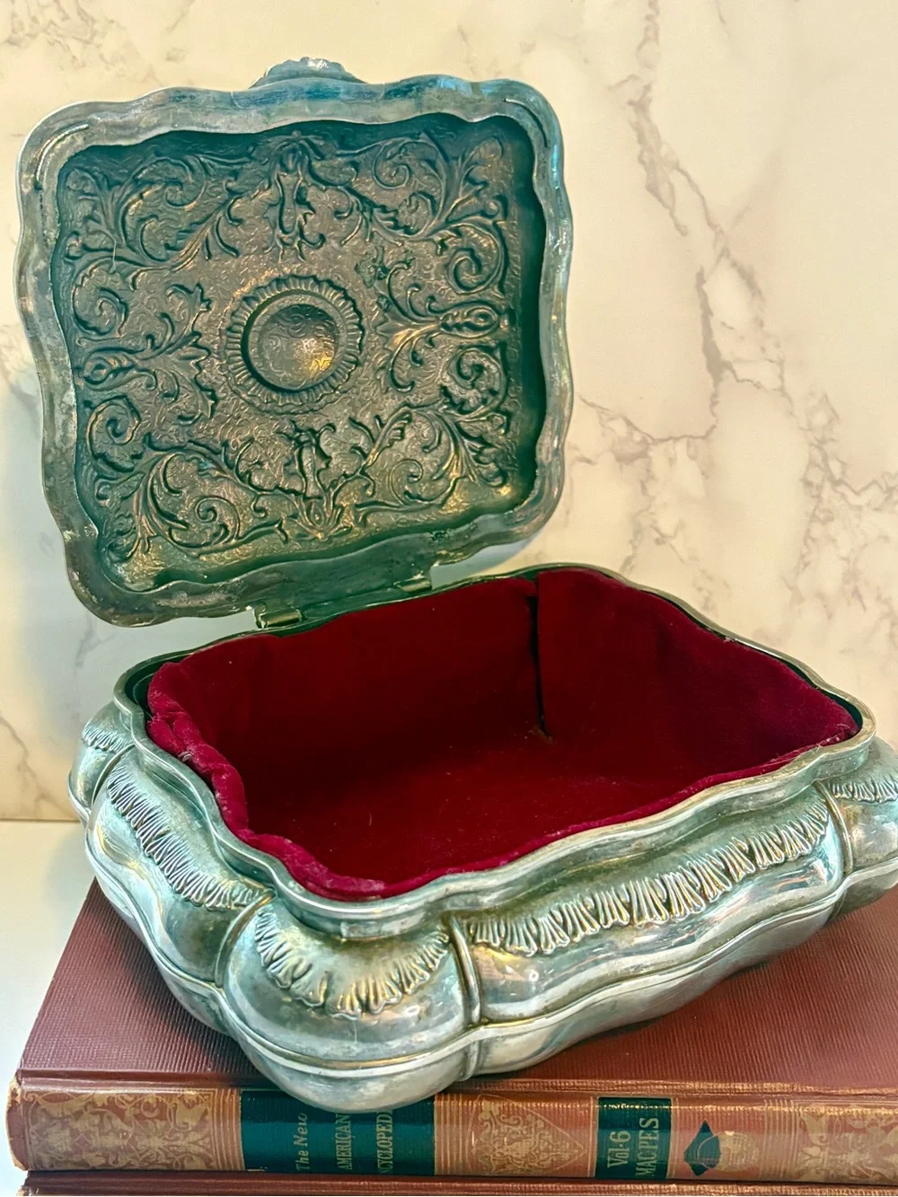 Vintage Godinger Silver Plated Embossed Jewelry Box
